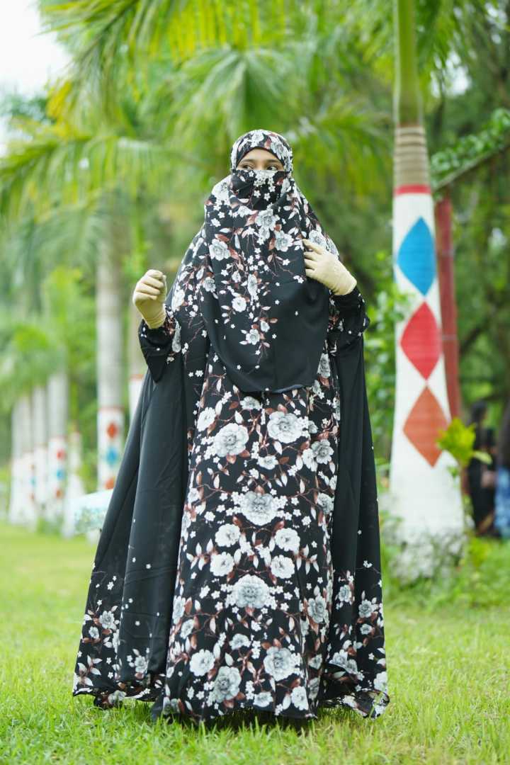 লং জিলবাব, Long Jilbab, প্রিমিয়াম জিলবাব, ইসলামিক জিলবাব, মুসলিম নারীদের পোশাক, আবায়া, ফ্রি সাইজ জিলবাব, বোরকা, Islamic Jilbab, Modest Wear, Long Abaya, Jilbab Bangladesh